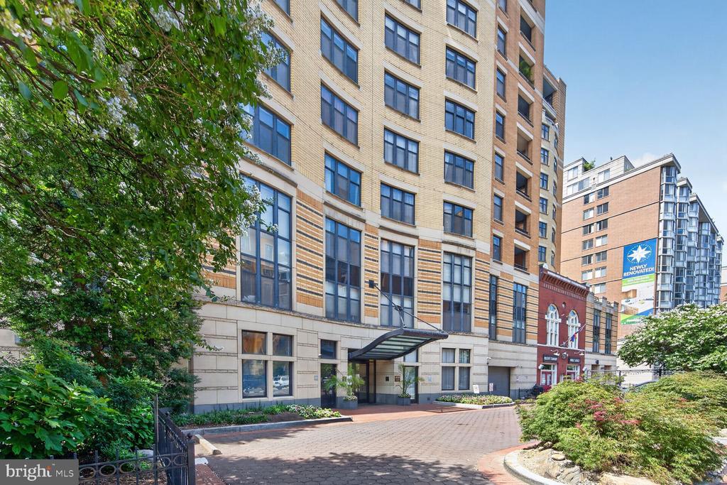 400 MASSACHUSETTS AVENUE NW Unit: 711
