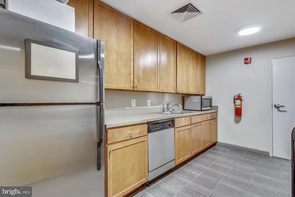400 MASSACHUSETTS AVENUE NW Unit: 711