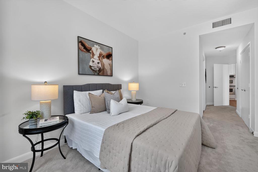 400 MASSACHUSETTS AVENUE NW Unit: 711