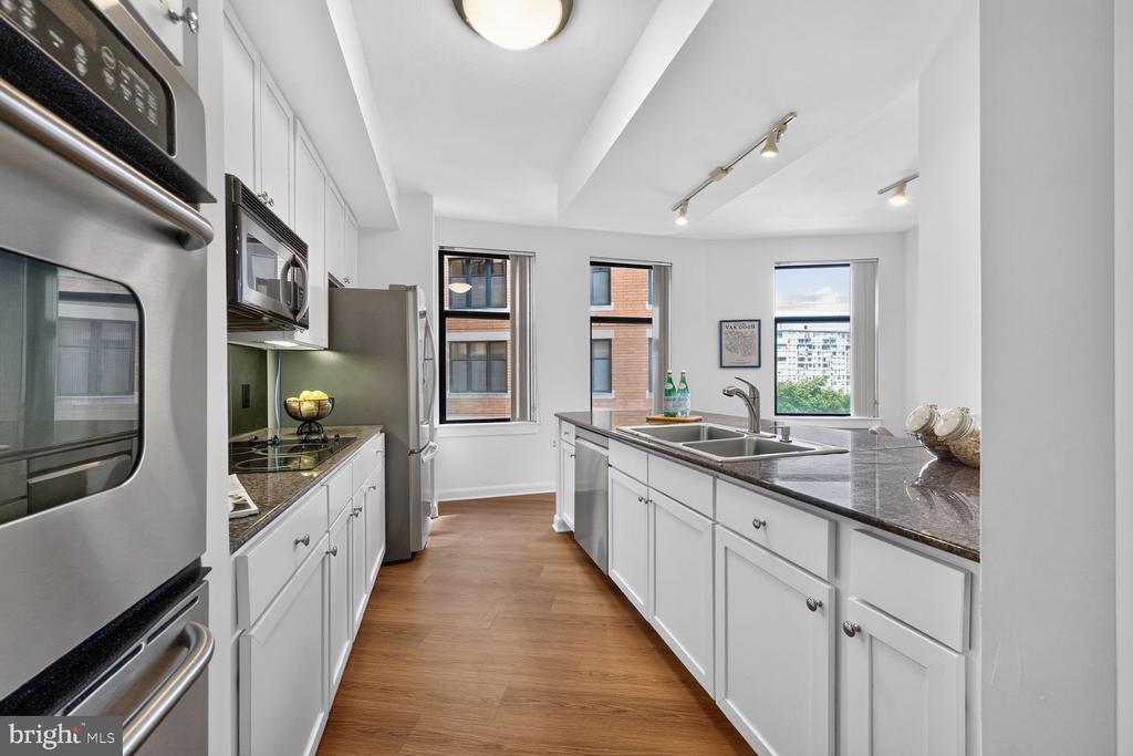 400 MASSACHUSETTS AVENUE NW Unit: 711