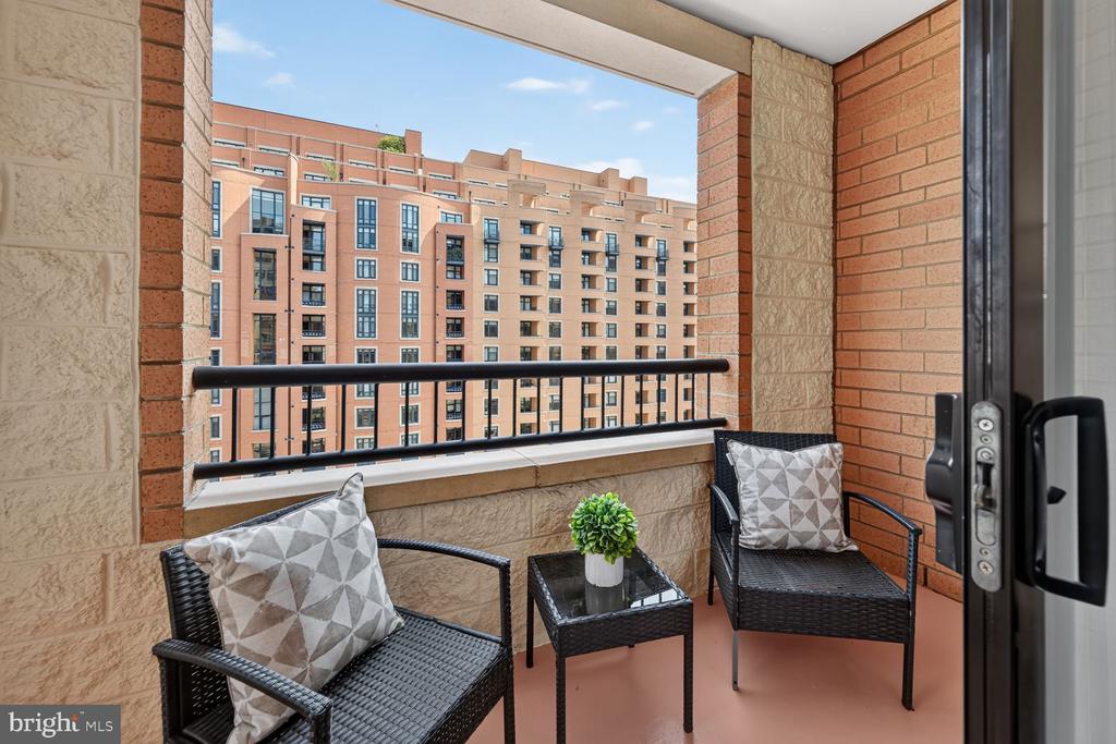 400 MASSACHUSETTS AVENUE NW Unit: 711