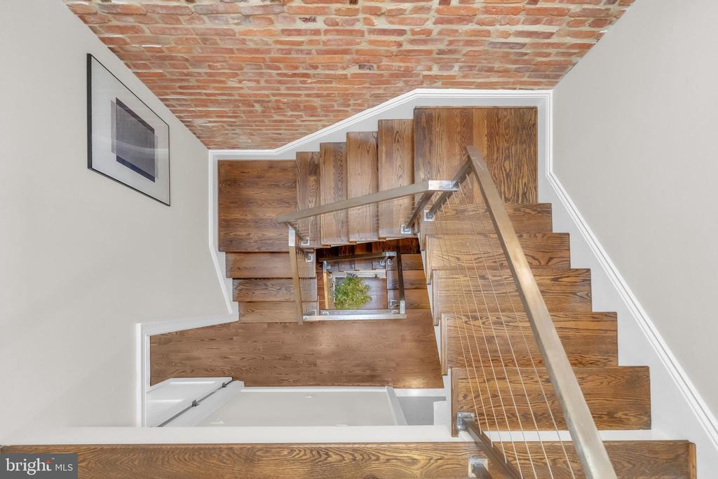 225 R STREET NW