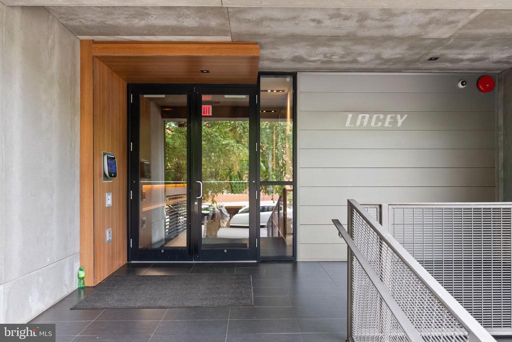 2250 11TH STREET NW Unit: 304