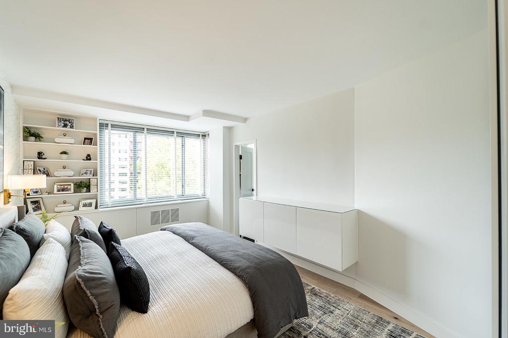 4200 NW CATHEDRAL AVENUE NW Unit: 1005