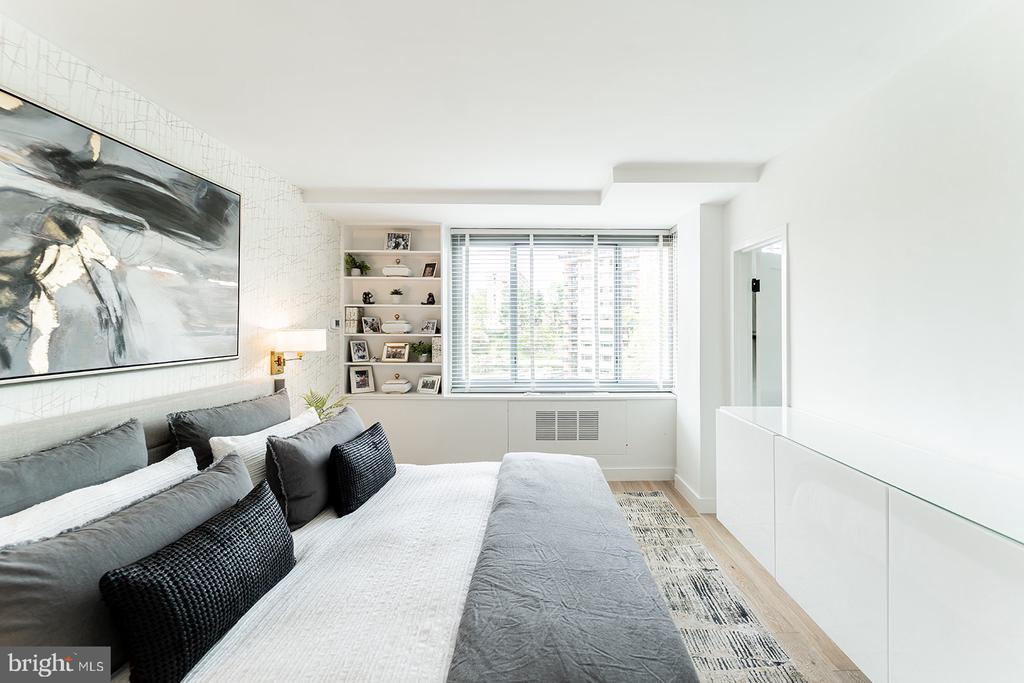 4200 NW CATHEDRAL AVENUE NW Unit: 1005