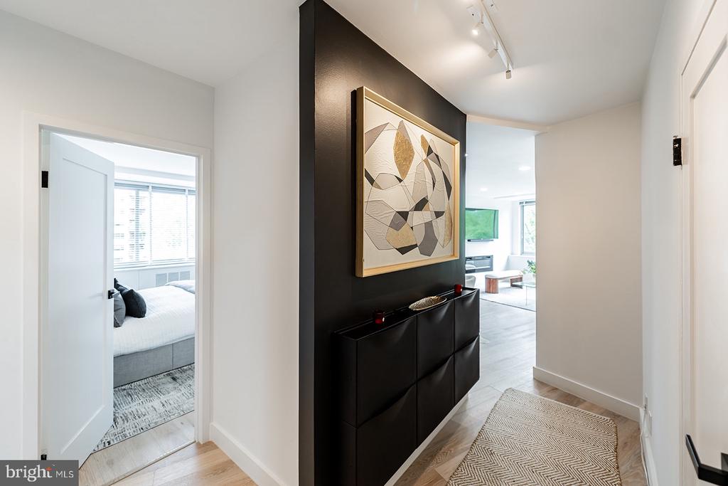 4200 NW CATHEDRAL AVENUE NW Unit: 1005