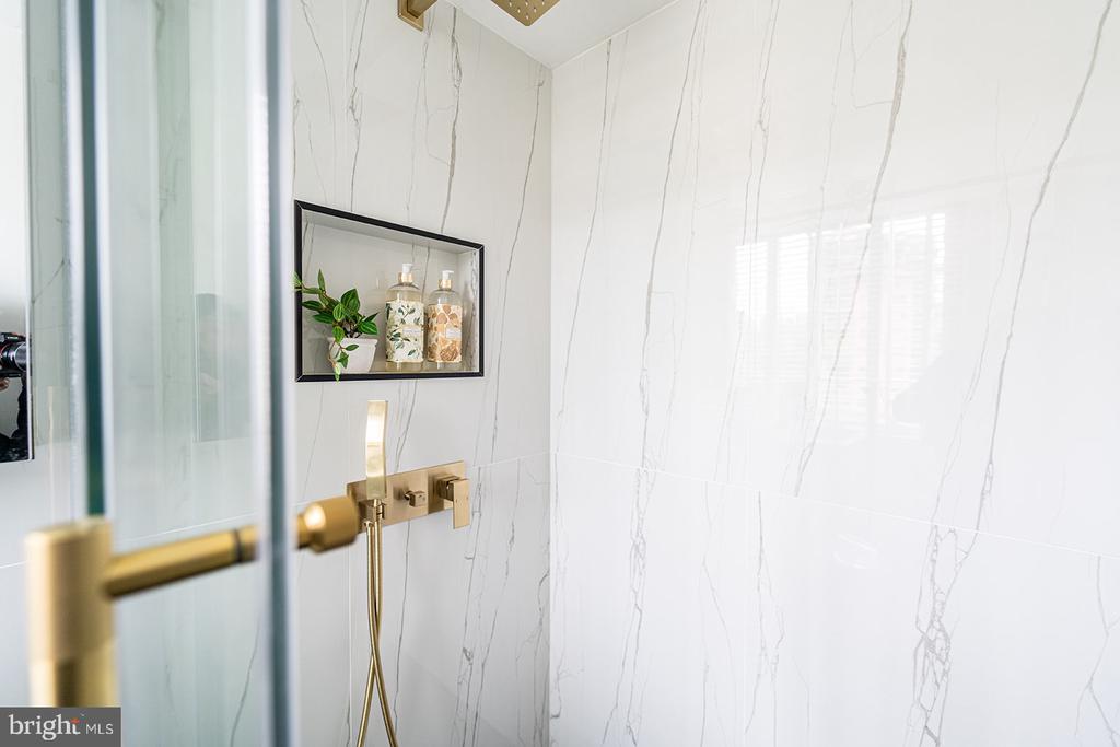 4200 NW CATHEDRAL AVENUE NW Unit: 1005