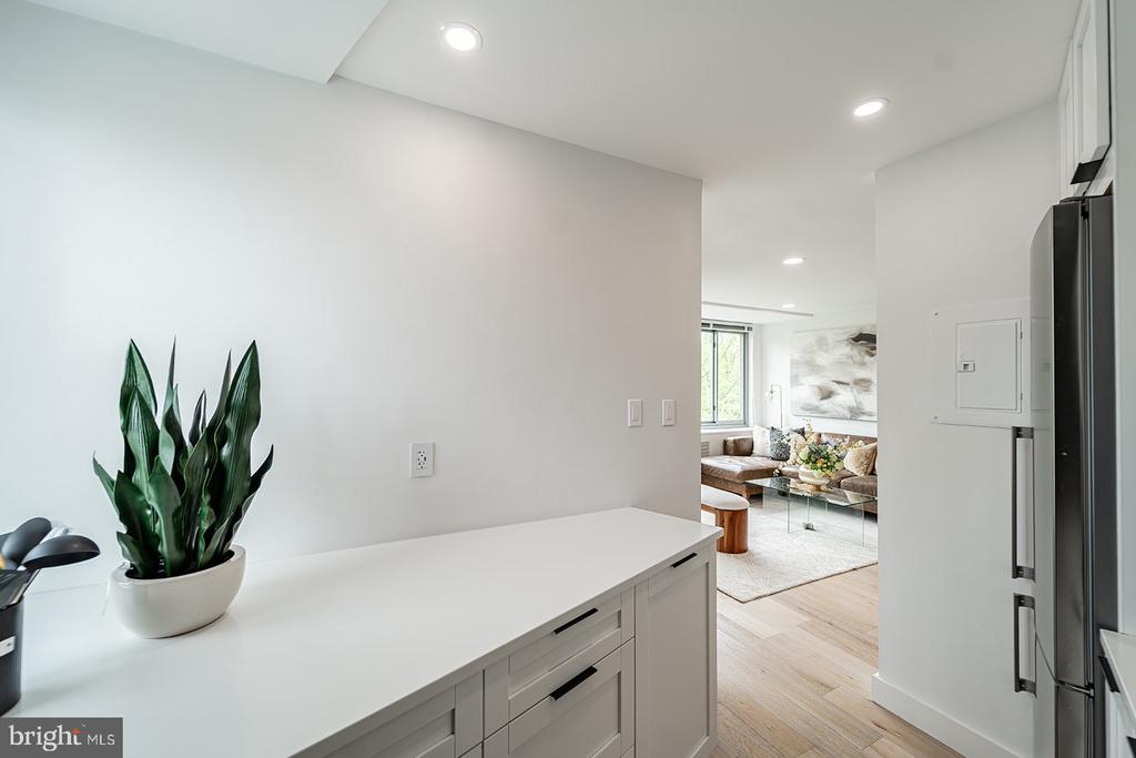 4200 NW CATHEDRAL AVENUE NW Unit: 1005