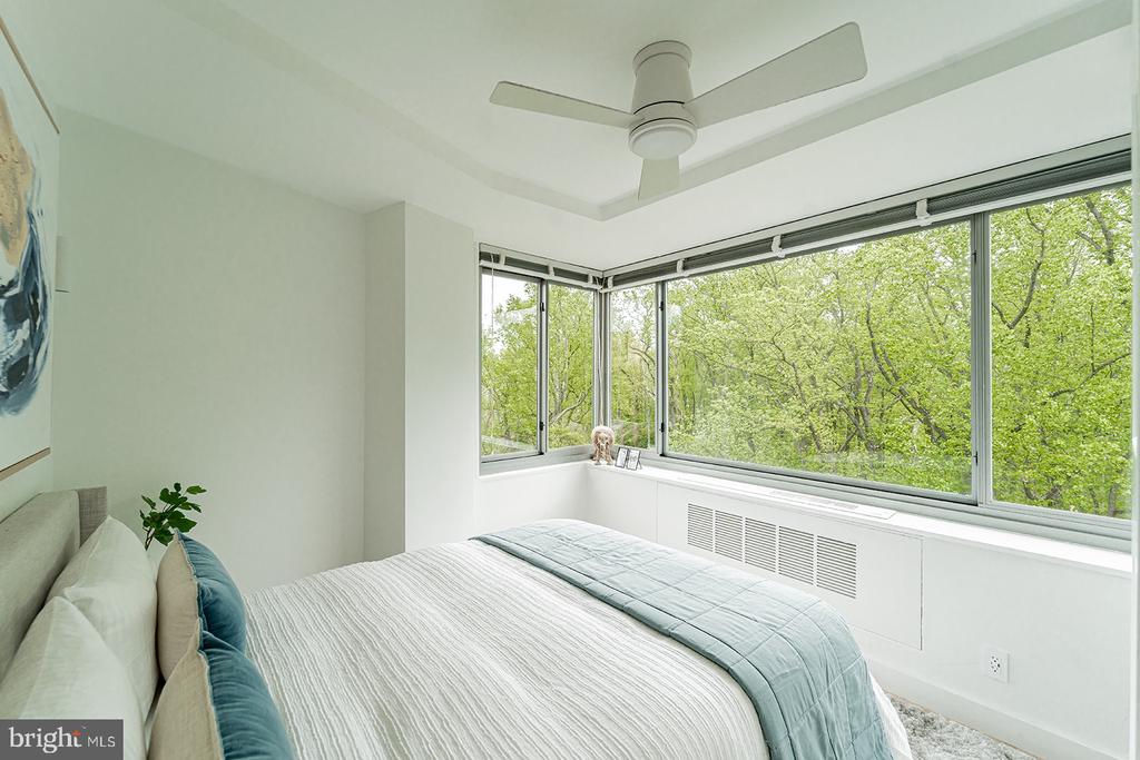 4200 NW CATHEDRAL AVENUE NW Unit: 1005
