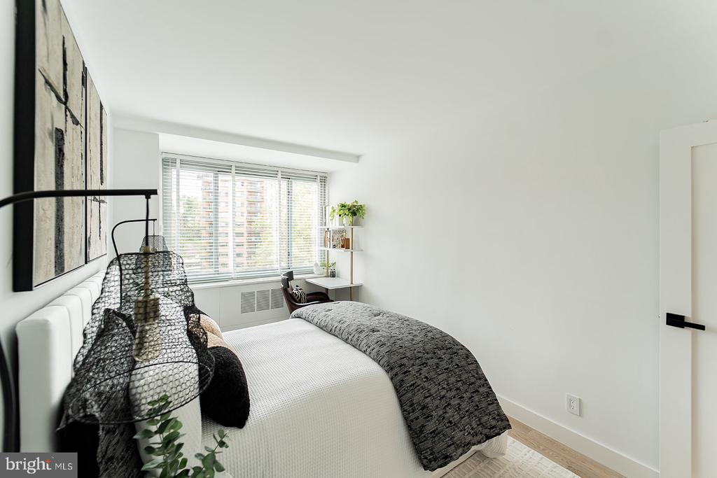 4200 NW CATHEDRAL AVENUE NW Unit: 1005