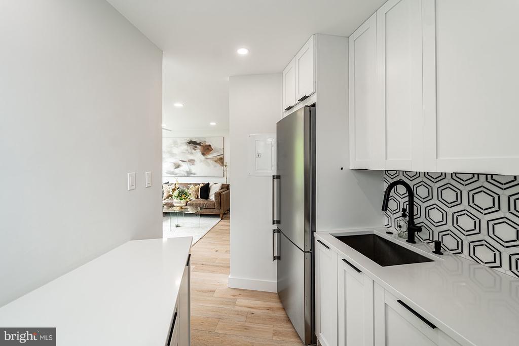 4200 NW CATHEDRAL AVENUE NW Unit: 1005