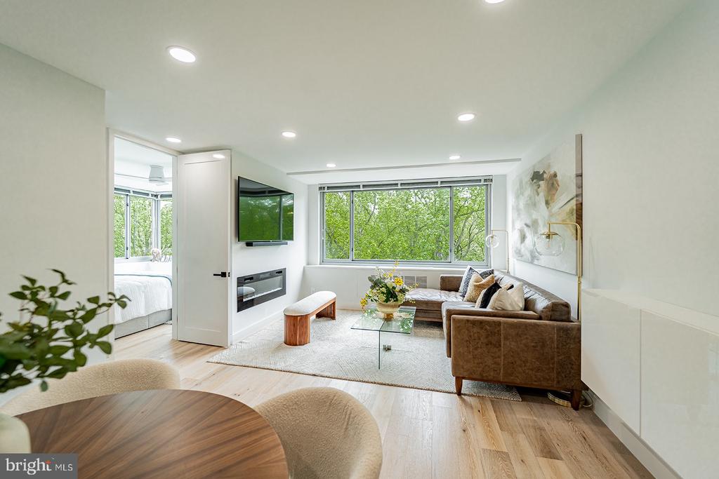 4200 NW CATHEDRAL AVENUE NW Unit: 1005