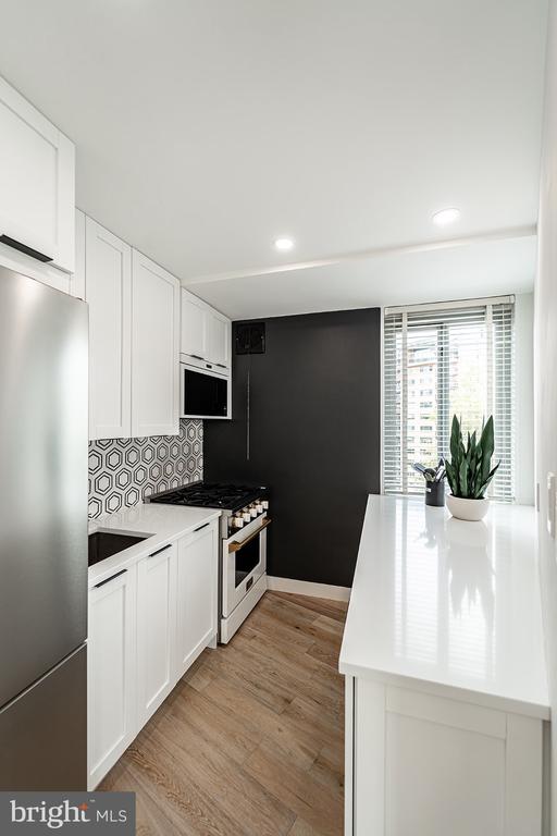 4200 NW CATHEDRAL AVENUE NW Unit: 1005