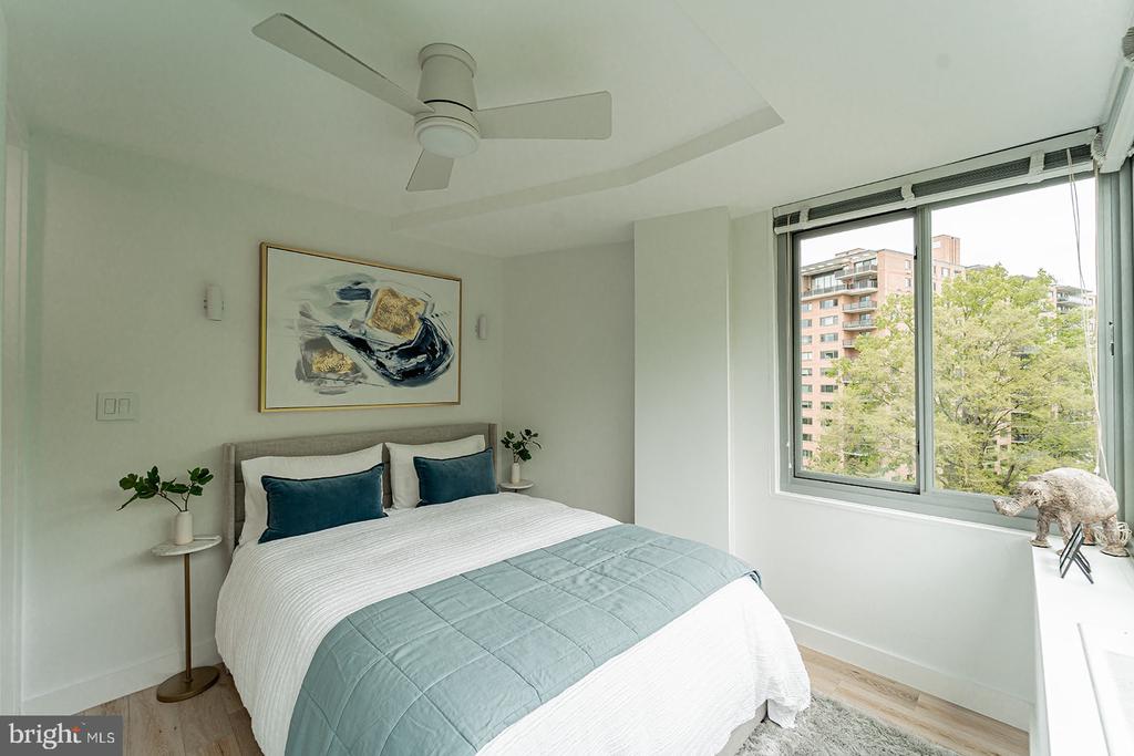 4200 NW CATHEDRAL AVENUE NW Unit: 1005