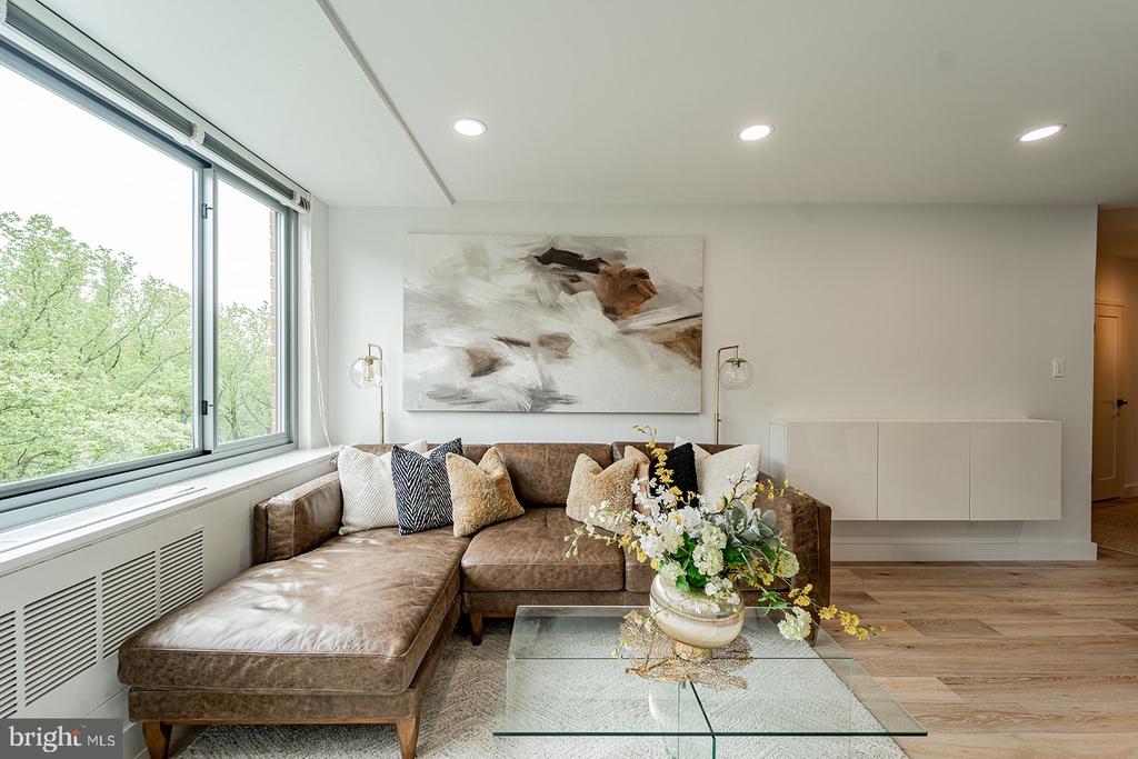 4200 NW CATHEDRAL AVENUE NW Unit: 1005