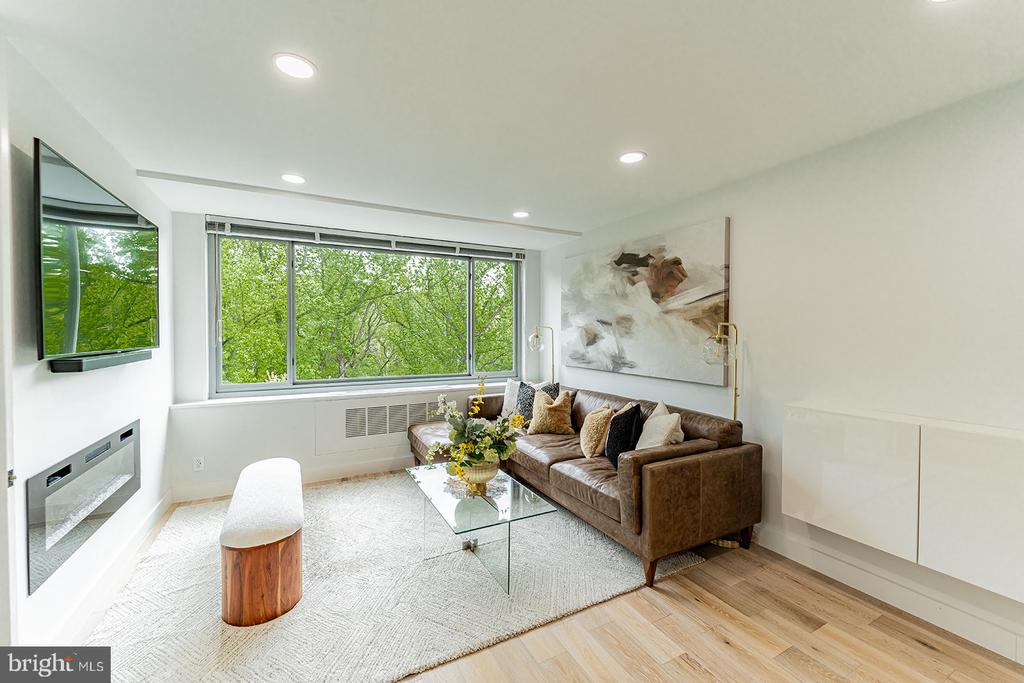 4200 NW CATHEDRAL AVENUE NW Unit: 1005