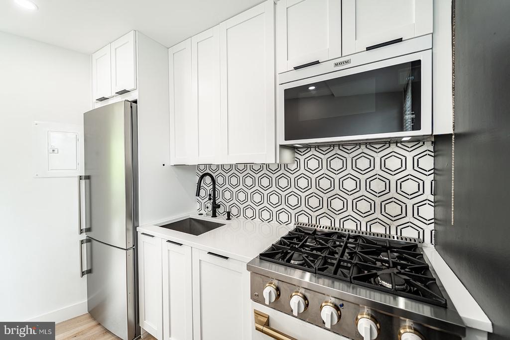 4200 NW CATHEDRAL AVENUE NW Unit: 1005
