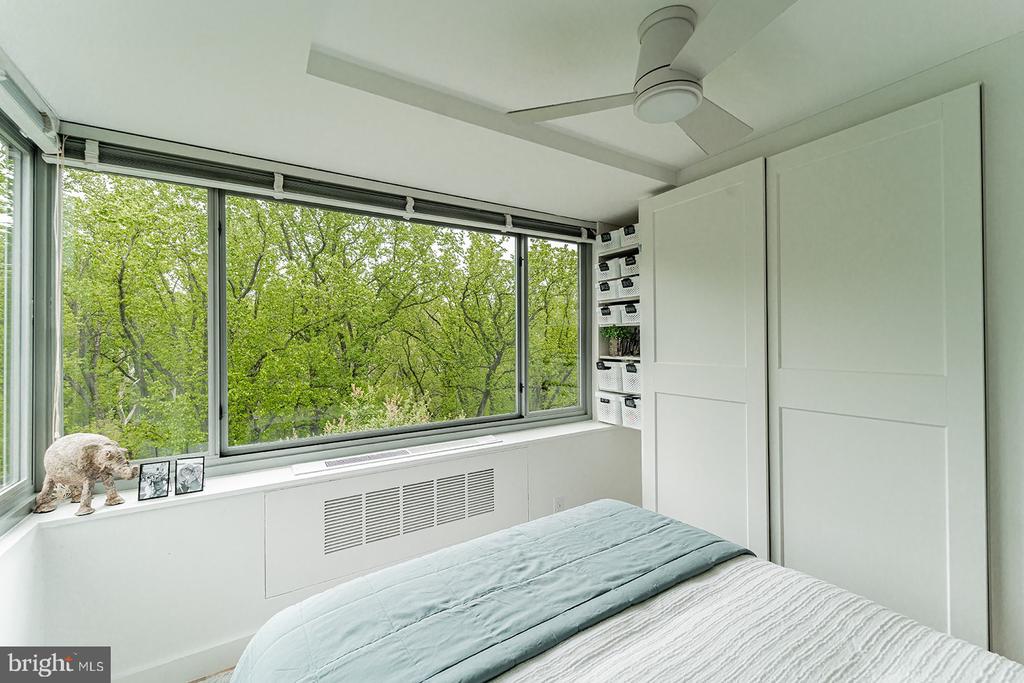 4200 NW CATHEDRAL AVENUE NW Unit: 1005