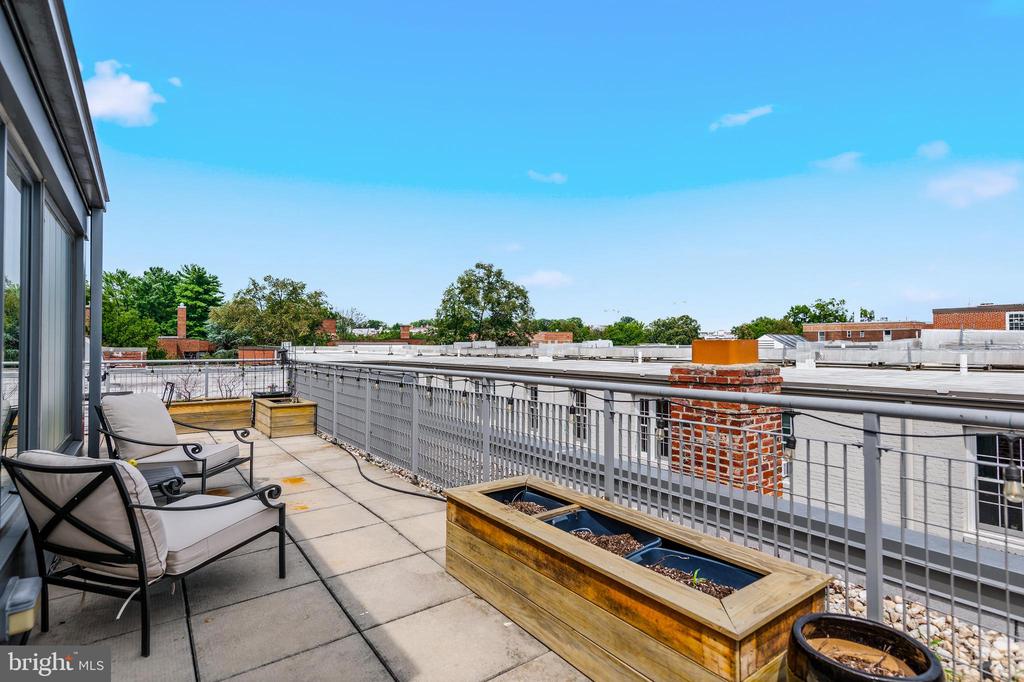 2516 Q STREET NW Unit: Q305
