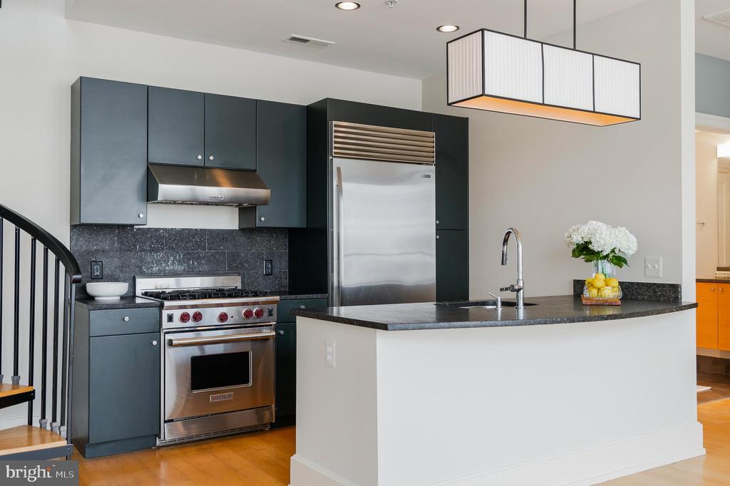 2516 Q STREET NW Unit: Q305