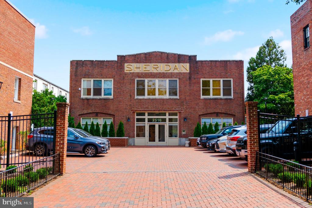 2516 Q STREET NW Unit: Q305