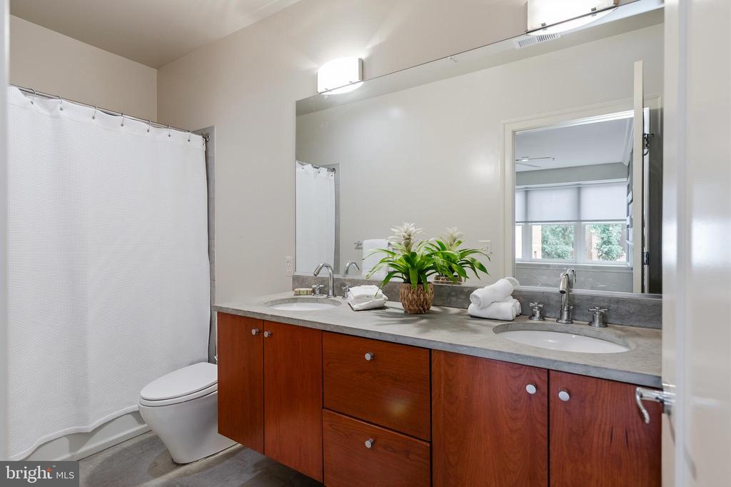 2516 Q STREET NW Unit: Q305