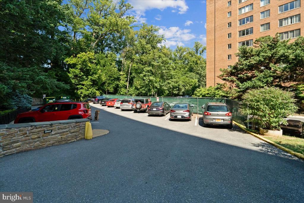 4301 MASSACHUSETTS AVENUE NW Unit: 4011