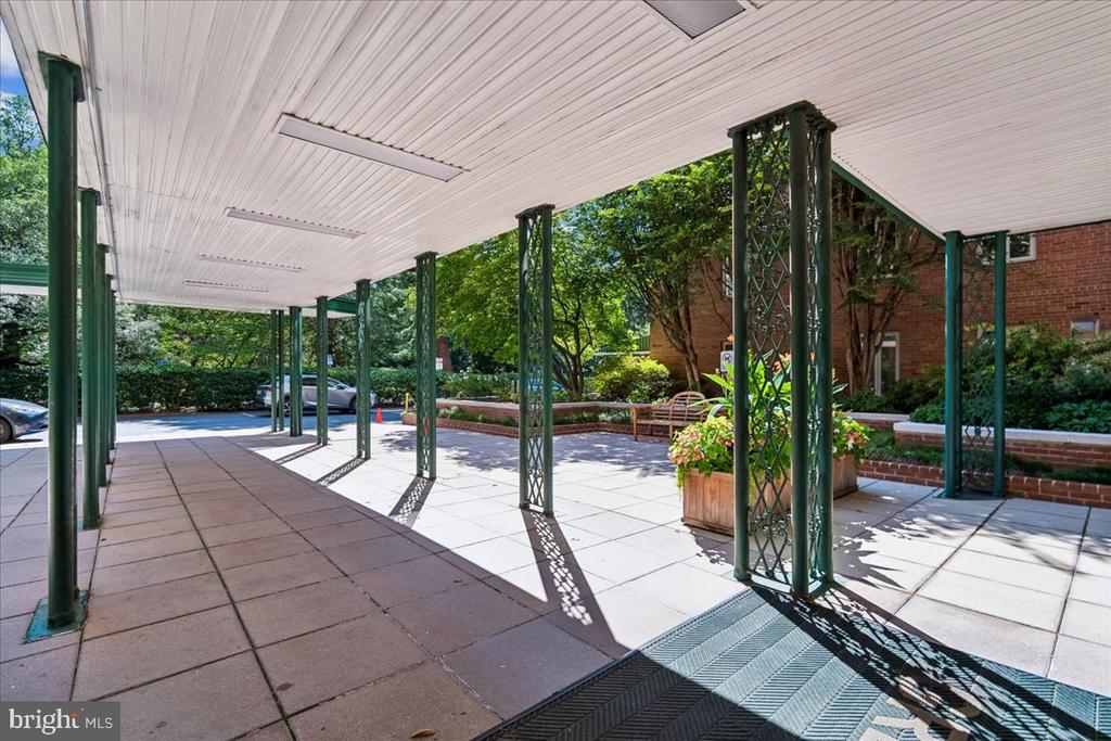 4301 MASSACHUSETTS AVENUE NW Unit: 4011