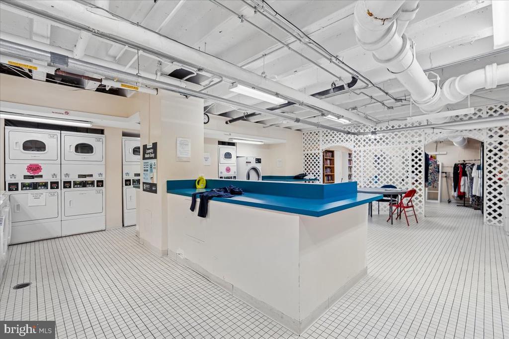 4301 MASSACHUSETTS AVENUE NW Unit: 4011