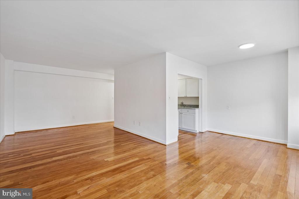 4301 MASSACHUSETTS AVENUE NW Unit: 4011