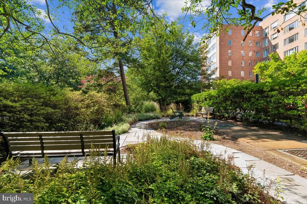 4301 MASSACHUSETTS AVENUE NW Unit: 4011