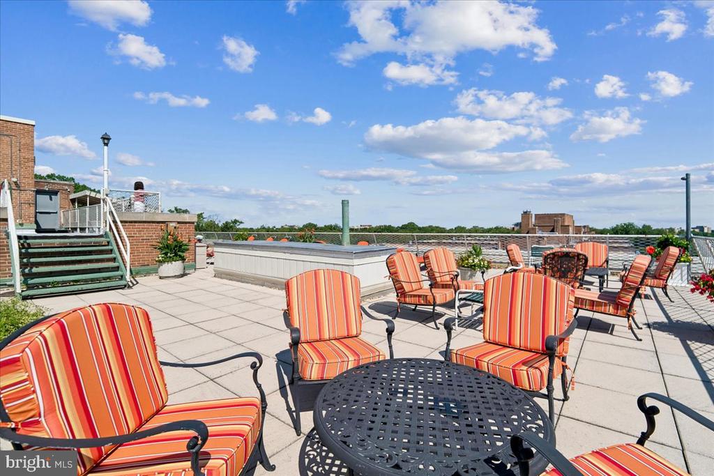 4301 MASSACHUSETTS AVENUE NW Unit: 4011
