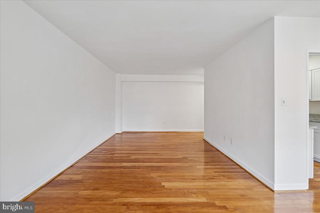 4301 MASSACHUSETTS AVENUE NW Unit: 4011