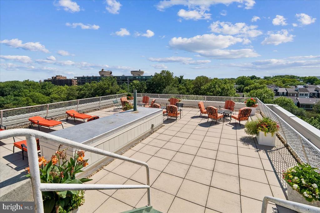 4301 MASSACHUSETTS AVENUE NW Unit: 4011