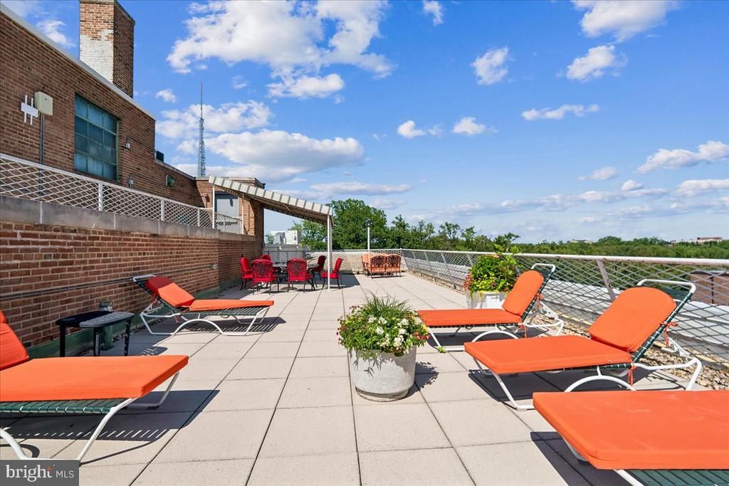 4301 MASSACHUSETTS AVENUE NW Unit: 4011