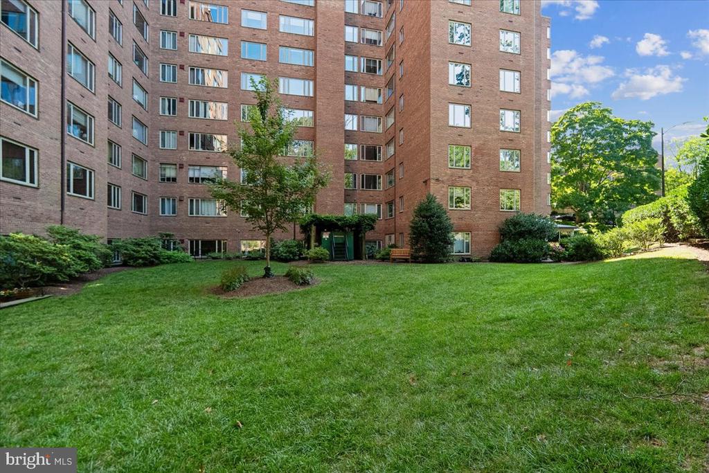 4301 MASSACHUSETTS AVENUE NW Unit: 4011