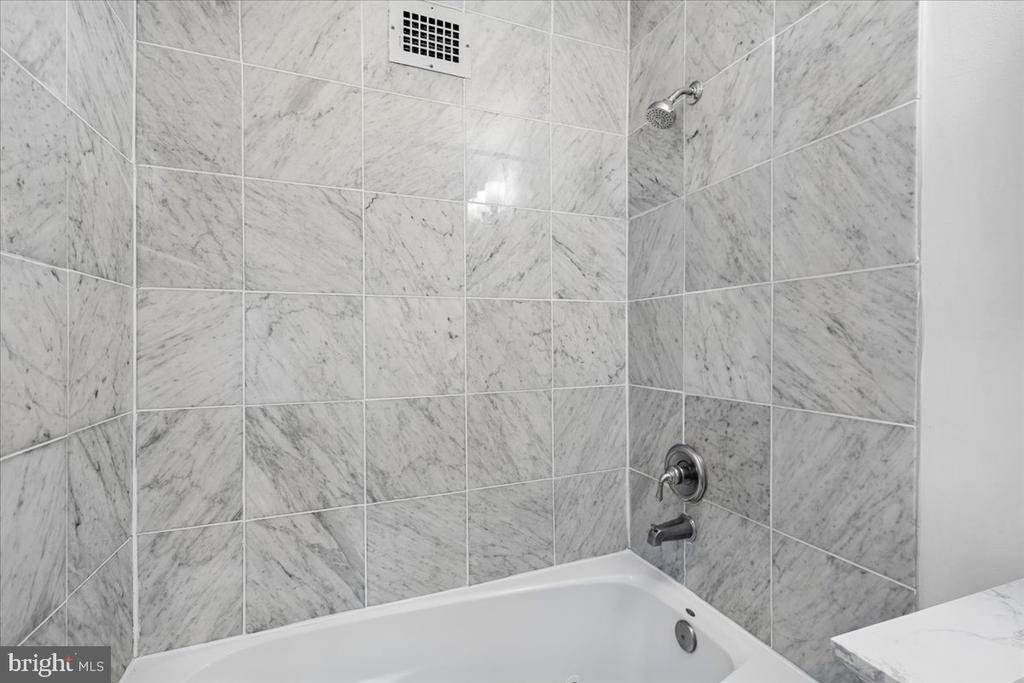 4301 MASSACHUSETTS AVENUE NW Unit: 4011