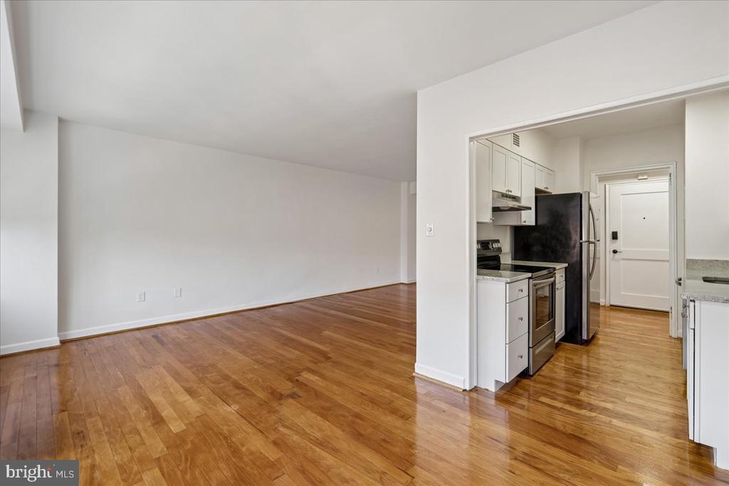 4301 MASSACHUSETTS AVENUE NW Unit: 4011