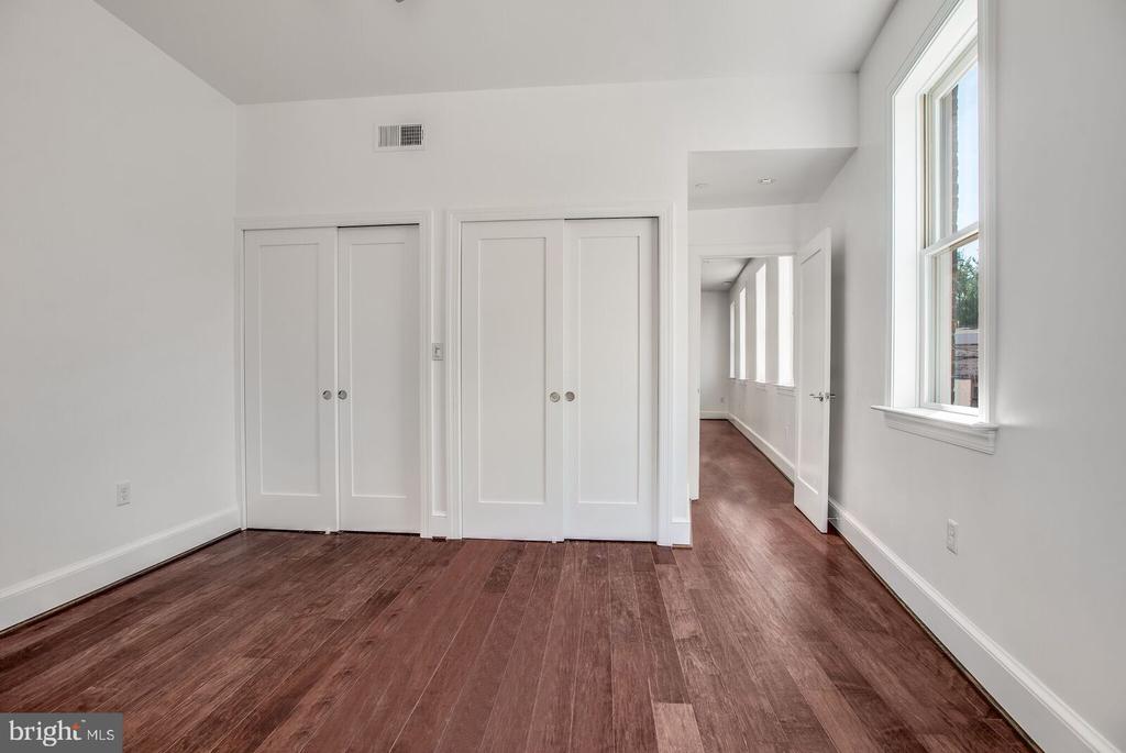 1252 WISCONSIN AVENUE NW Unit: 301