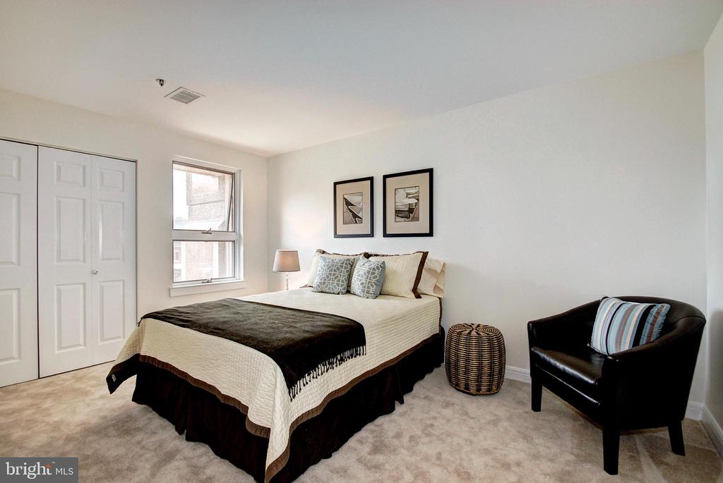 5300 43RD STREET NW Unit: 204