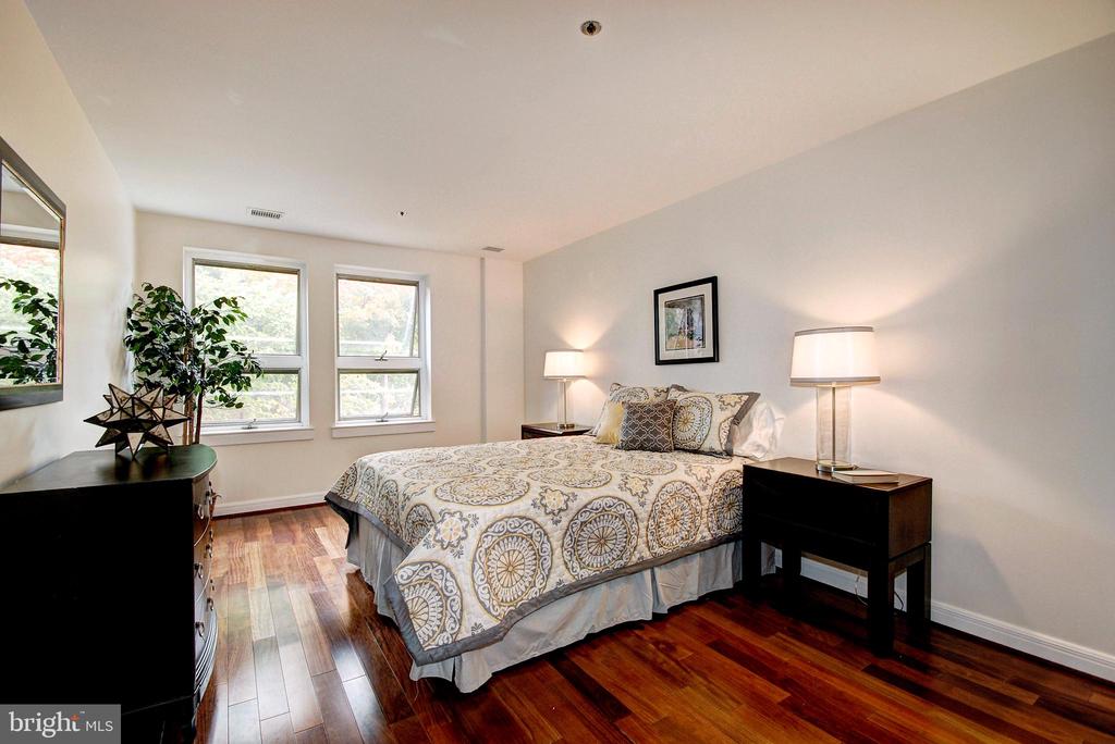 5300 43RD STREET NW Unit: 204