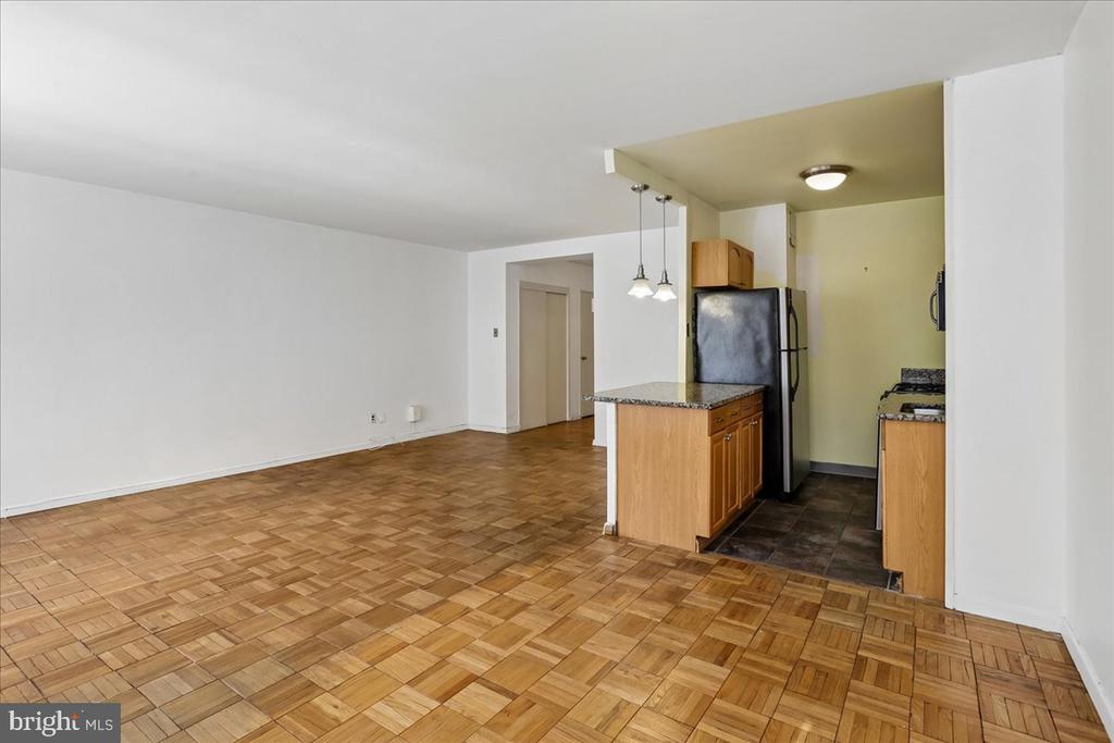 2475 VIRGINIA NW Unit: 220