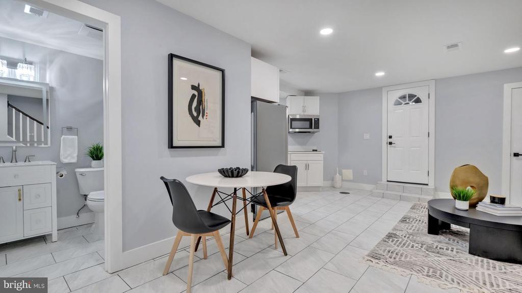 413 INGRAHAM STREET NW Unit: 2