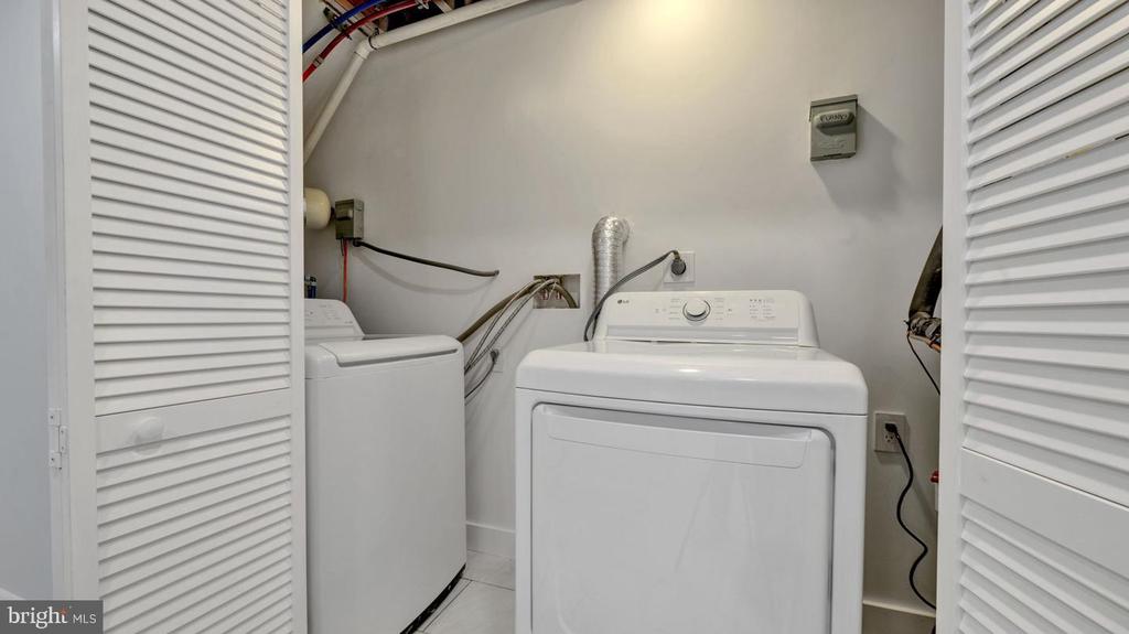 413 INGRAHAM STREET NW Unit: 2