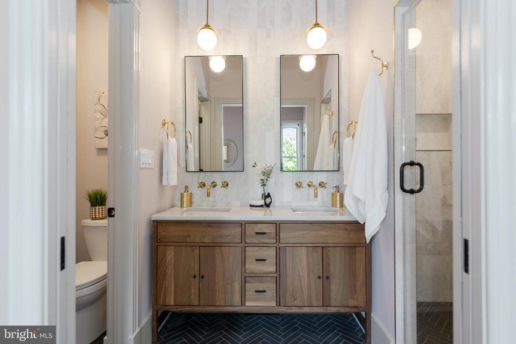 418 M STREET NW Unit: 2