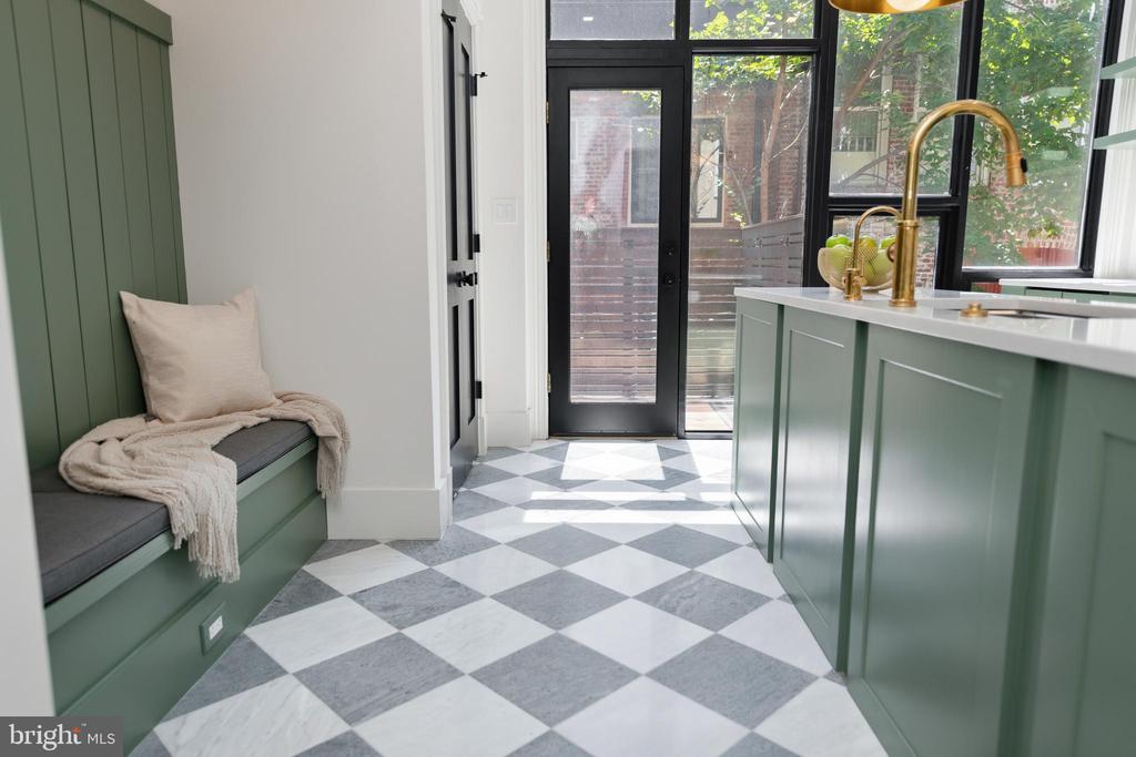 418 M STREET NW Unit: 2