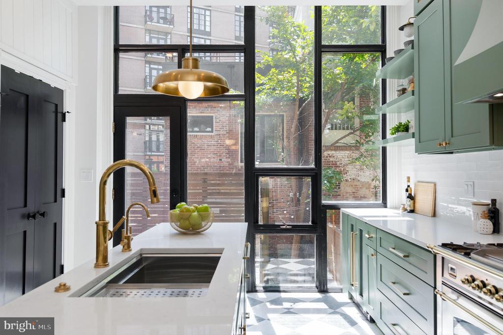 418 M STREET NW Unit: 2