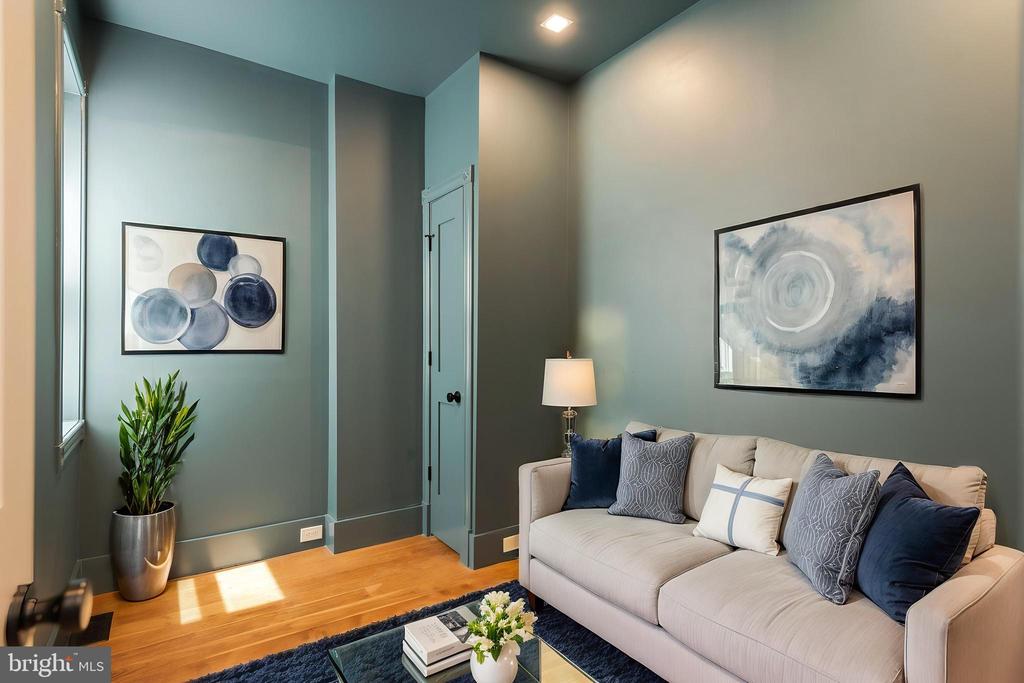 418 M STREET NW Unit: 2