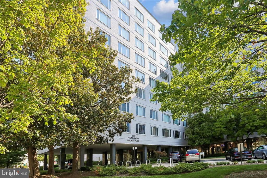 2475 VIRGINIA AVENUE NW Unit: 918