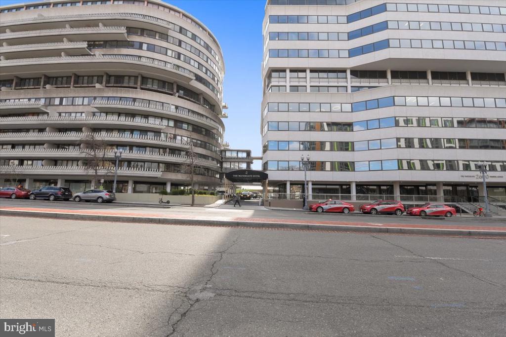 2475 VIRGINIA AVENUE NW Unit: 918